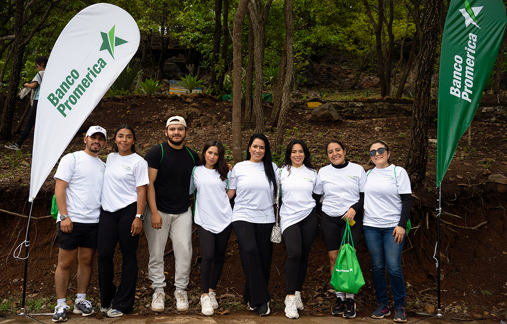 Colaboradores de Banco Promerica y sus familias realizan jornada de reforestación